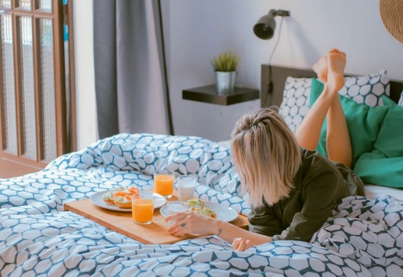 ăn xong nằm có béo bụng không