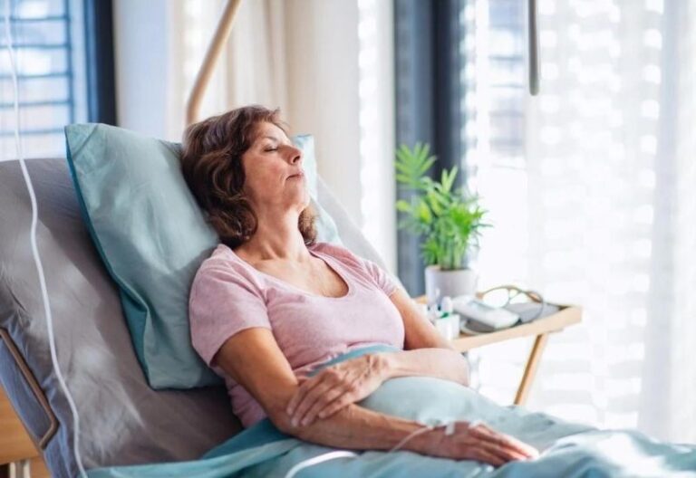 dịch truyền dinh dưỡng cho người già