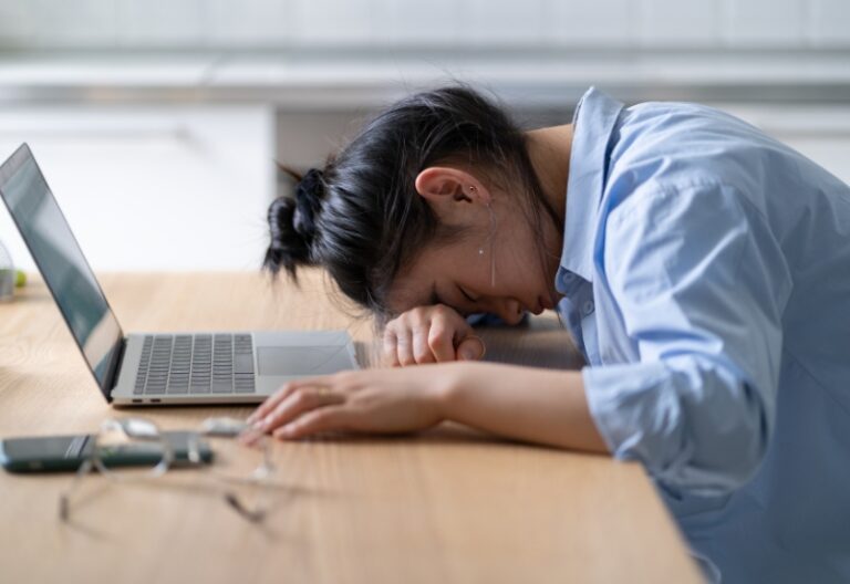 cạn kiệt năng lượng