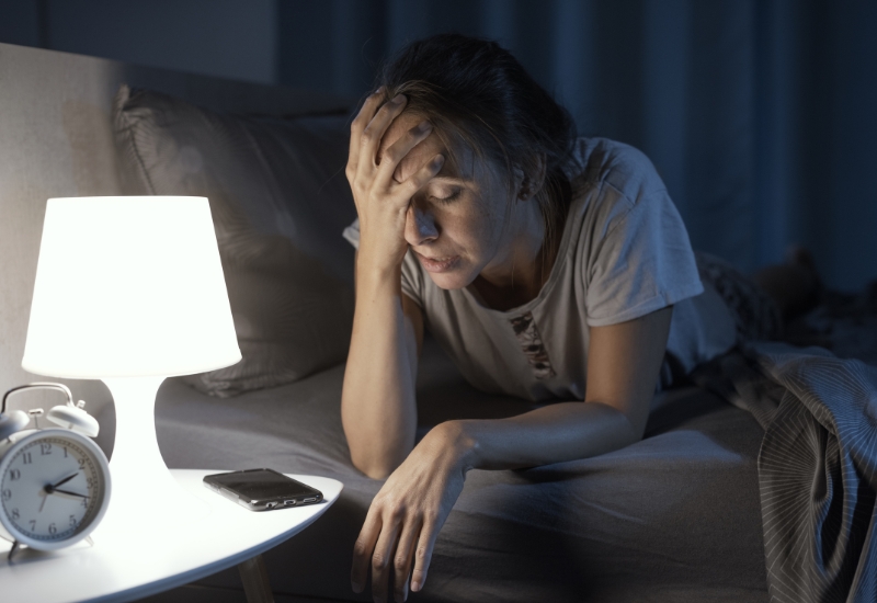 đau đầu khó ngủ